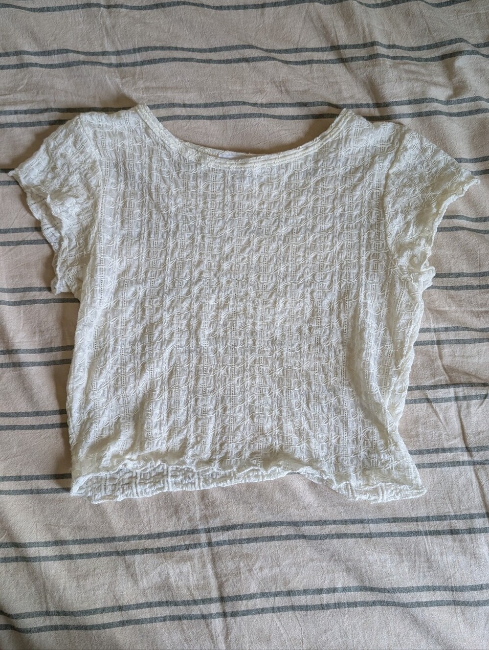 Starbelle Cropped Lace Top Size Small